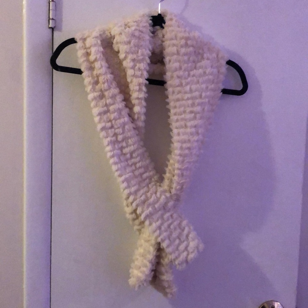 Scarf - Picture 4 of 6